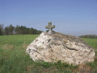 Křížek na kameni